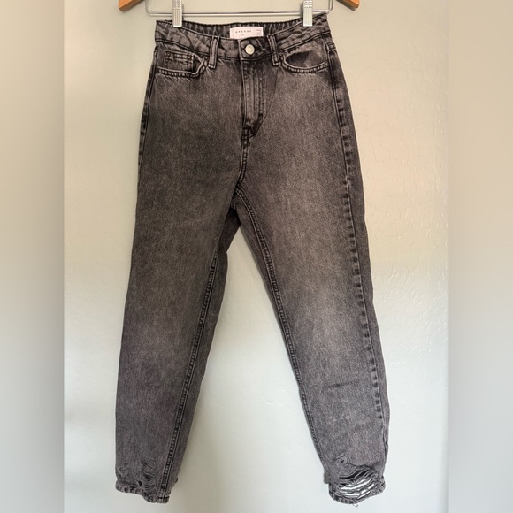 TOPSHOP Gray High-Waisted Mom Jeans Size 25 - Picture 1 of 3